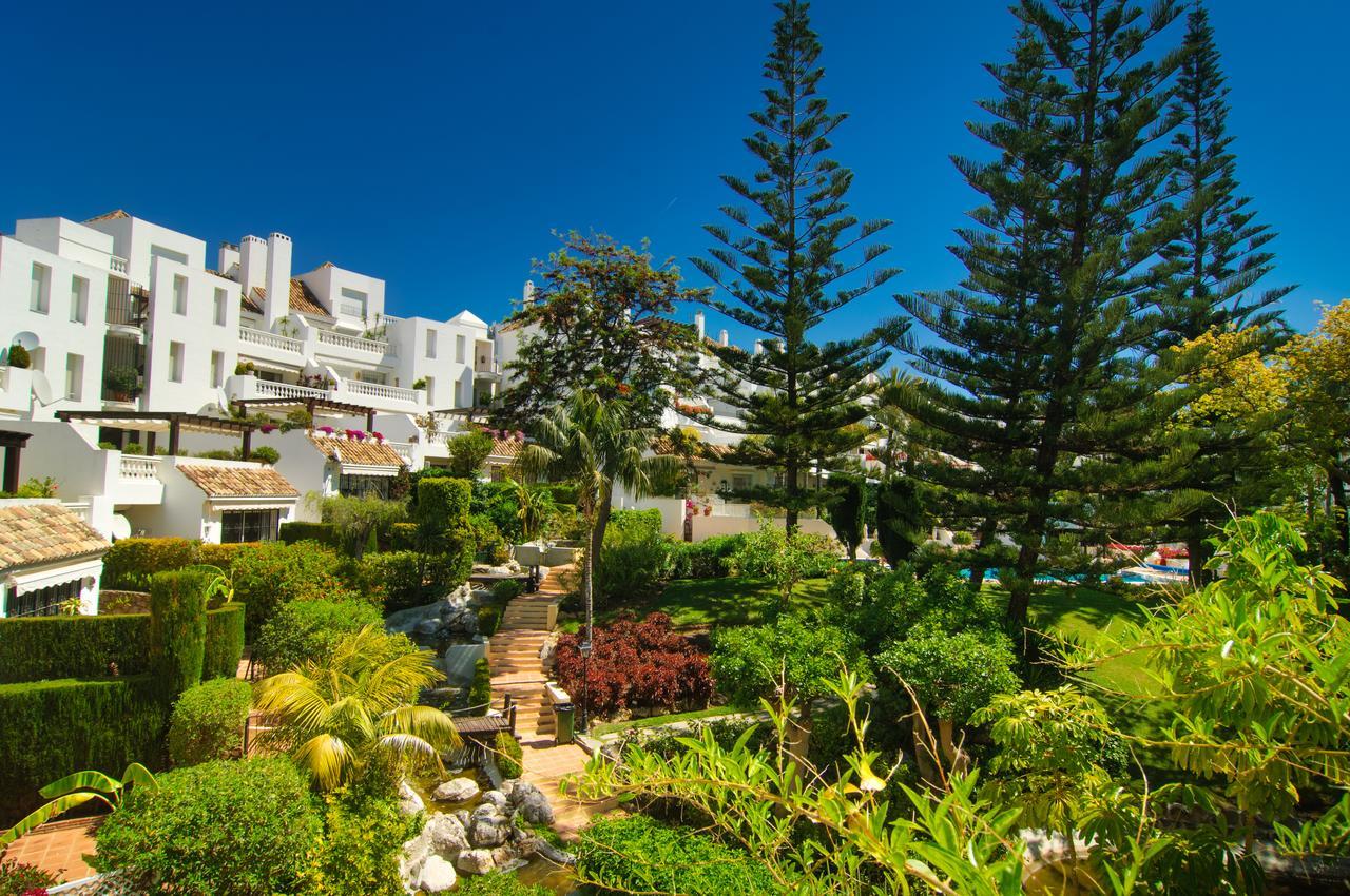 White Pearl * Marbella