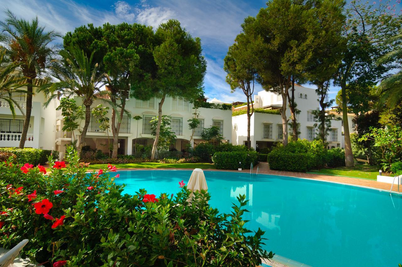 White Pearl * Marbella