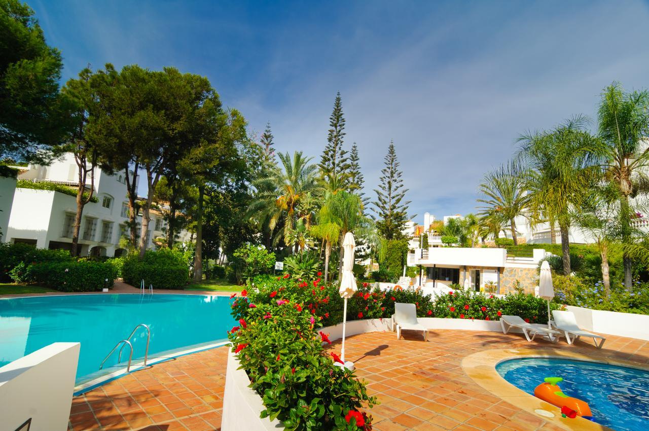 White Pearl Marbella